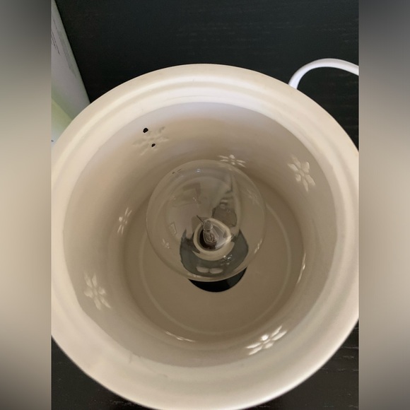 Scentsy Full Size Christmas Warmer Blizzard - Picture 7 of 10